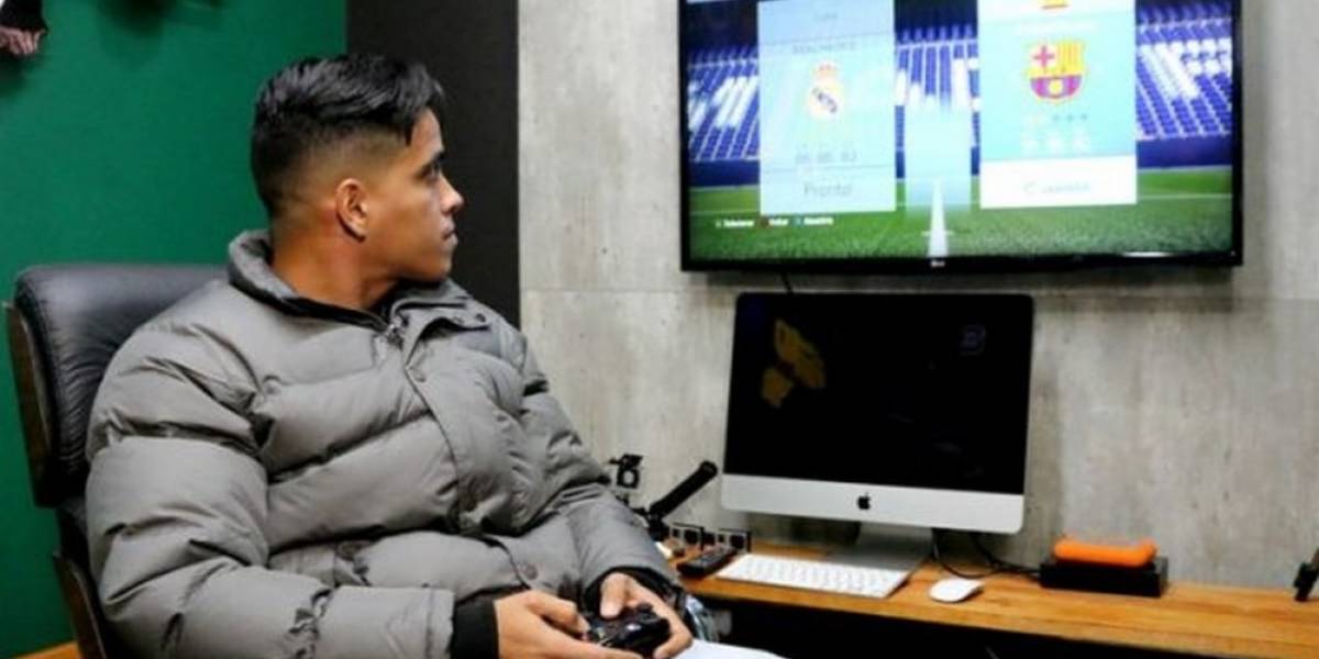 Futbolista profesional se retira para dedicarse a FIFA