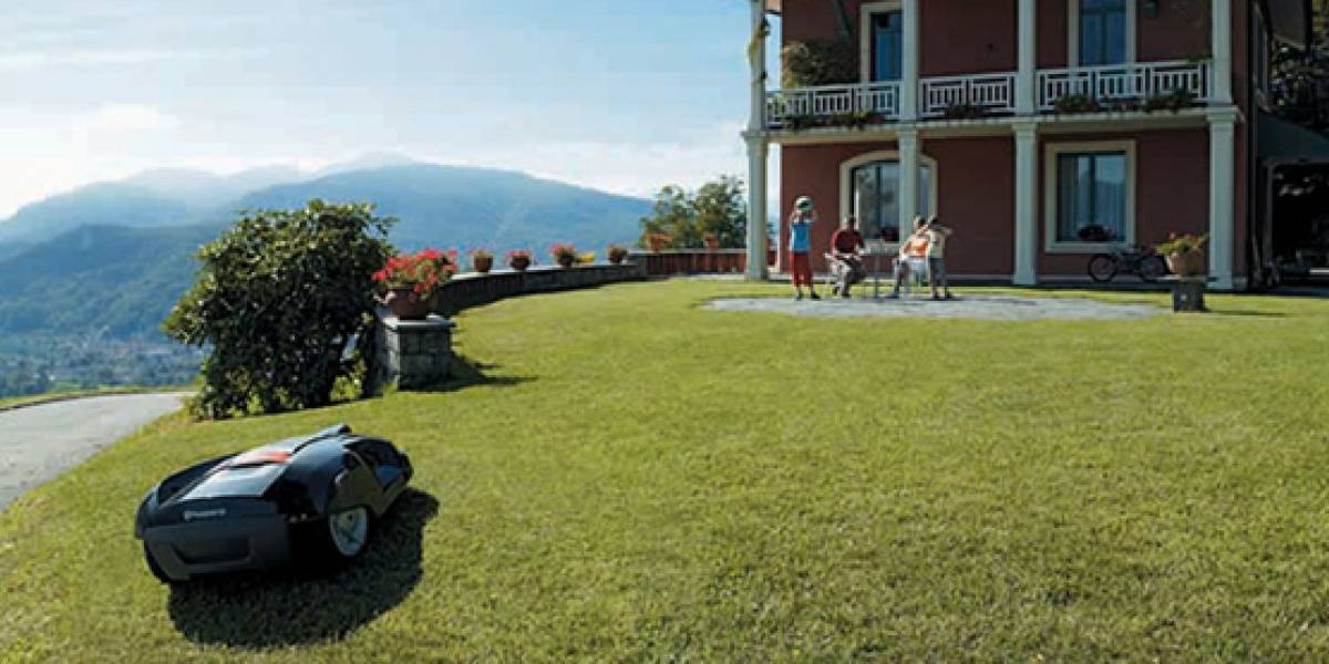 Husqvarna Auto Mower: Tu duermes, ella corta el pasto