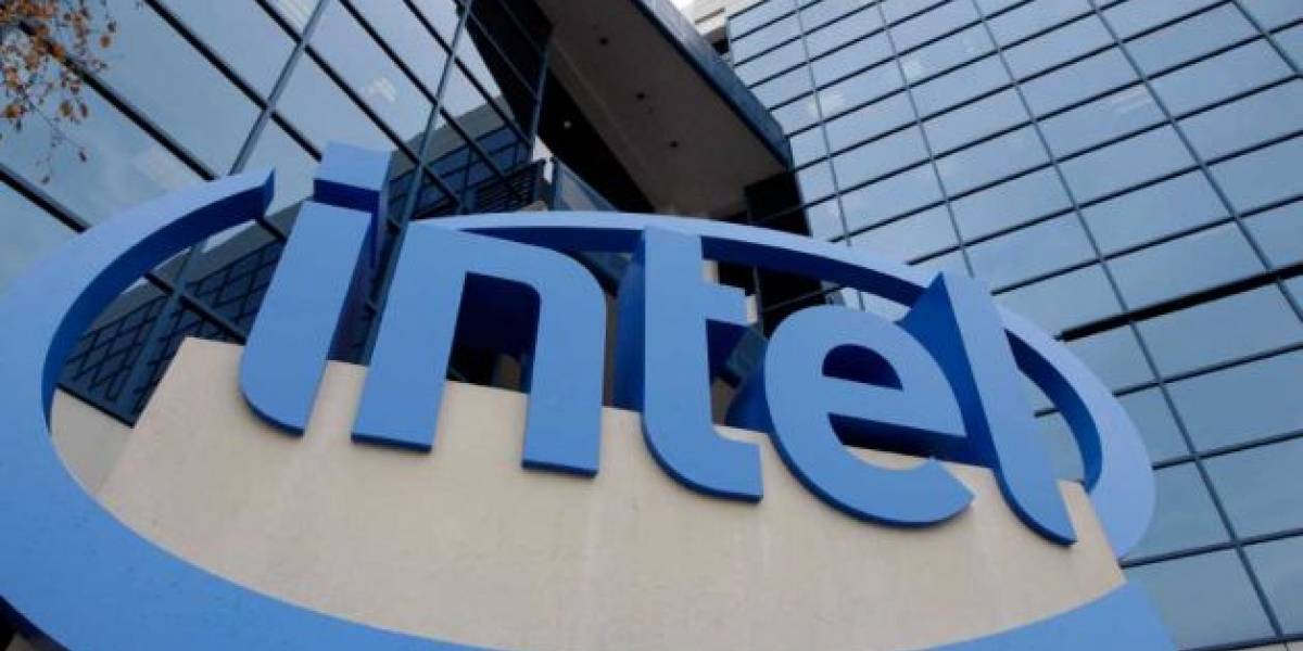 Intel se ve afectado por la escasez de discos duros y reduce sus expectativas