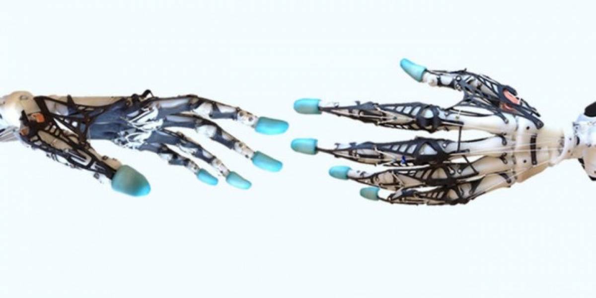 Científicos crean mano robótica biomimética tan precisa como la humana