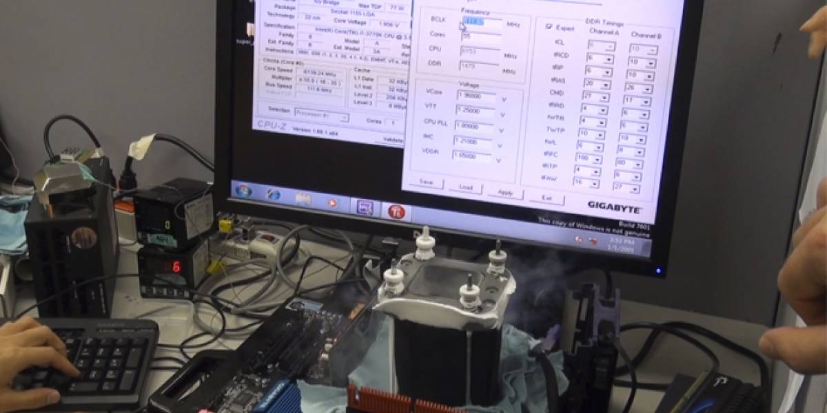 Récord mundial: Llevan CPU Intel Ivy Bridge hasta los 7,03GHz
