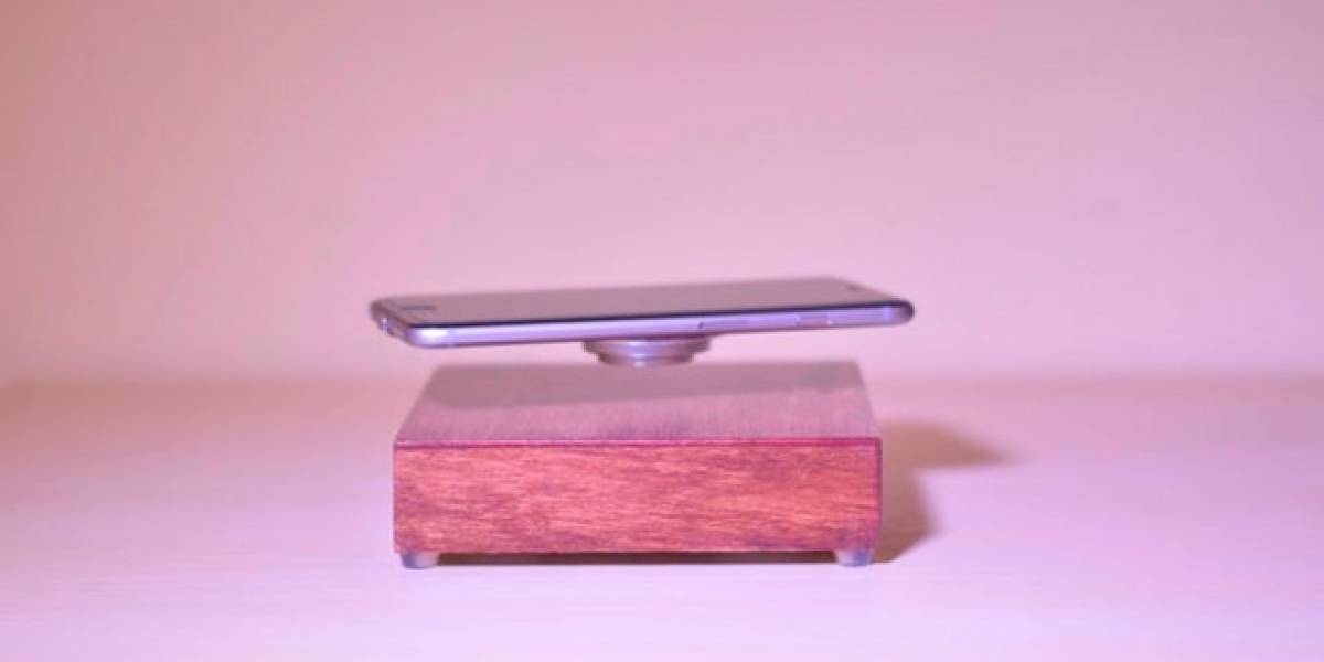 Este cargador inalámbrico hace que tu teléfono flote