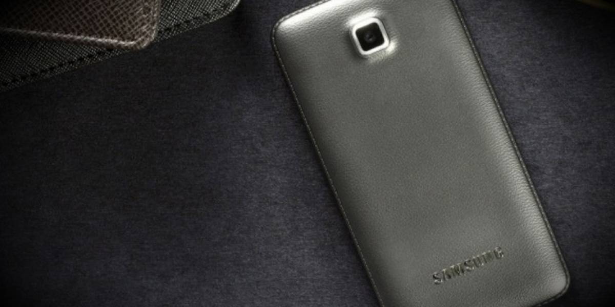 Samsung lanza nuevo teléfono con formato "clamshell"