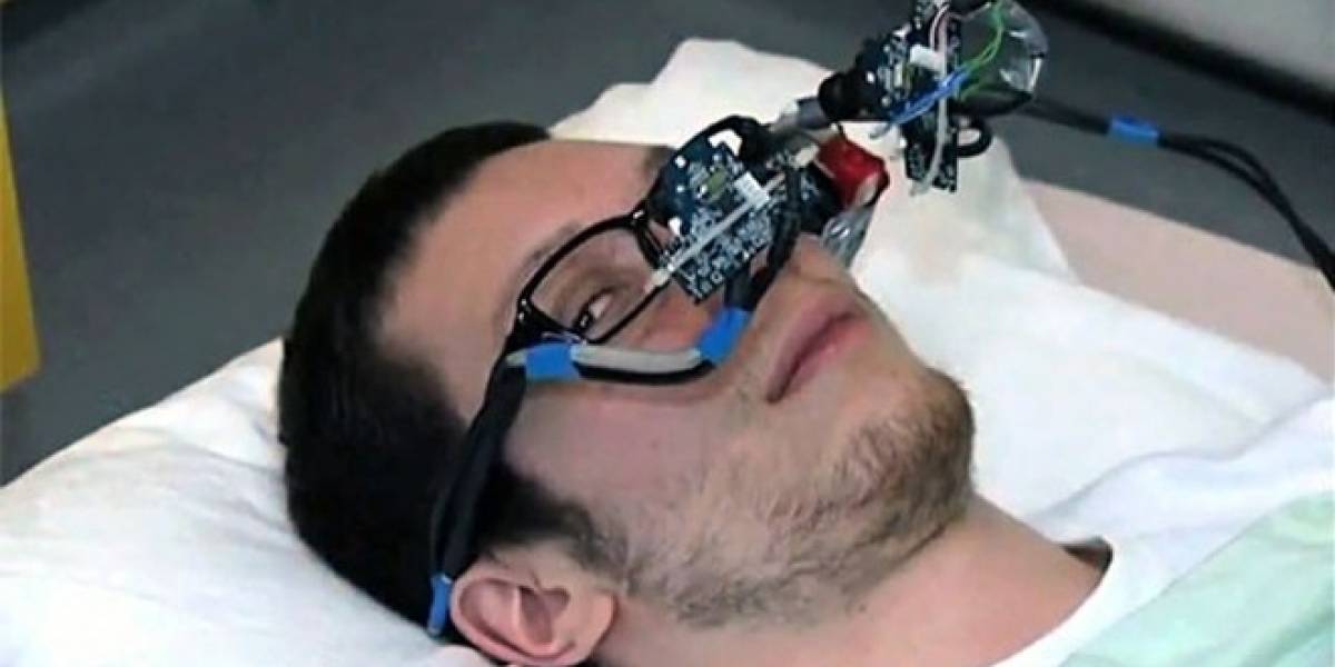 Crean dispositivo de bajo costo para controlar el PC con los ojos