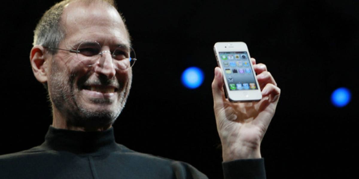 Ejecutivos de Apple ya conocían estado de Jobs durante lanzamiento del iPhone 4S