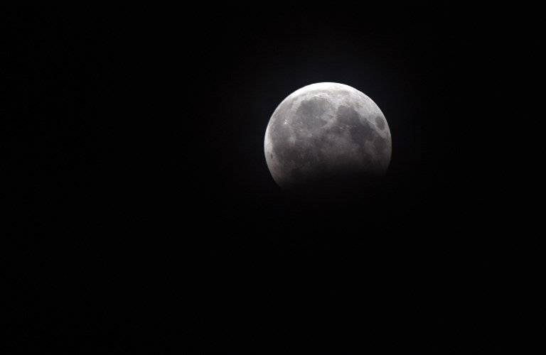 Eclipse lunar