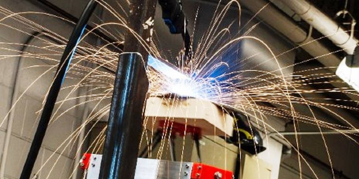 Desarrollan impresora 3D de bajo costo que imprime en acero
