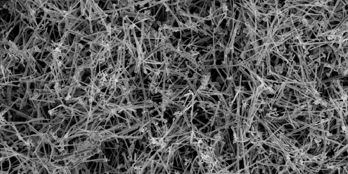 Desarrollan nanocables para producir combustible económico con agua y luz solar