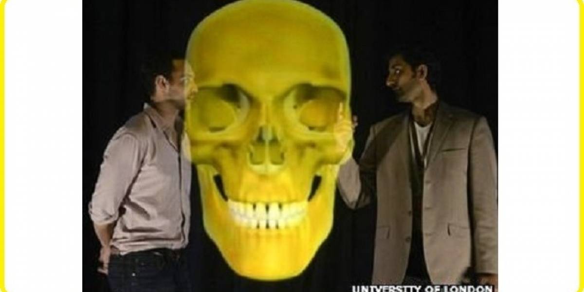 Médicos catedráticos utilizan grandes hologramas 3D para enseñar medicina en Inglaterra