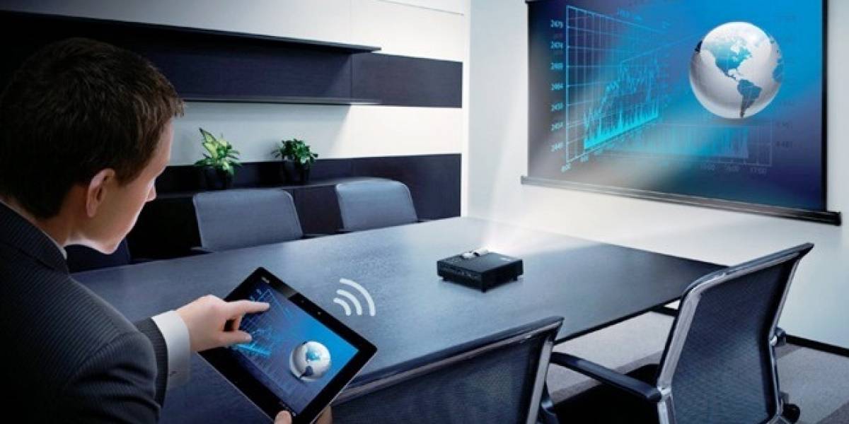 ASUS presenta su nuevo videoproyector LED inalámbrico portátil