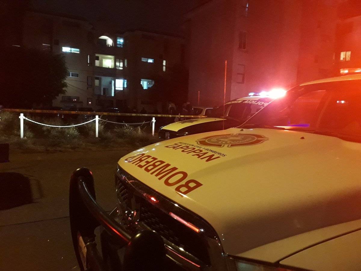 Explosión de gas daña torre de departamentos en Zapopan