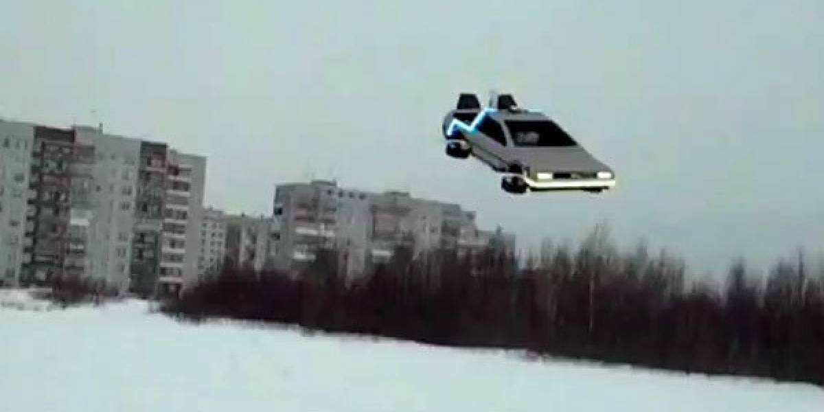 Cuadracóptero transformado en DeLorean surca los aires en Rusia sin usar plutonio
