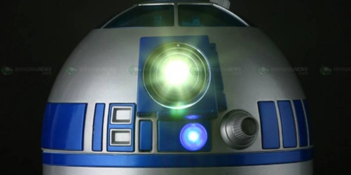 El sorprendente R2D2 con proyector y DVD