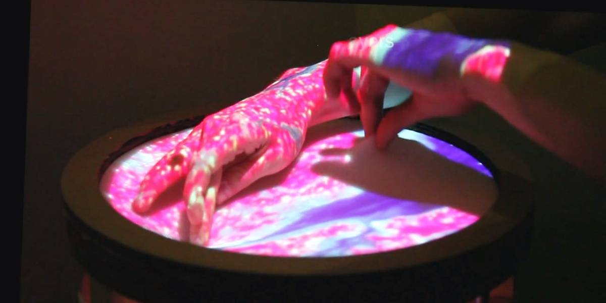 Diseñan pantalla táctil elástica interactiva, deformable a voluntad