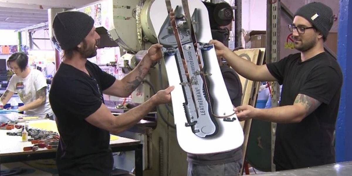 Fabrican una tabla de esquí que se convierte en una navaja suiza