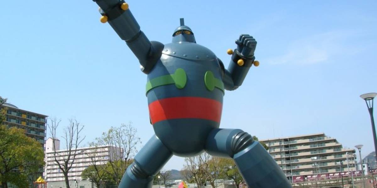 Termina la construcción de estatua de robot gigante en Japón