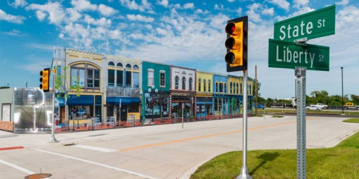 Universidad de Michigan construye una ciudad falsa para probar vehículos autónomos