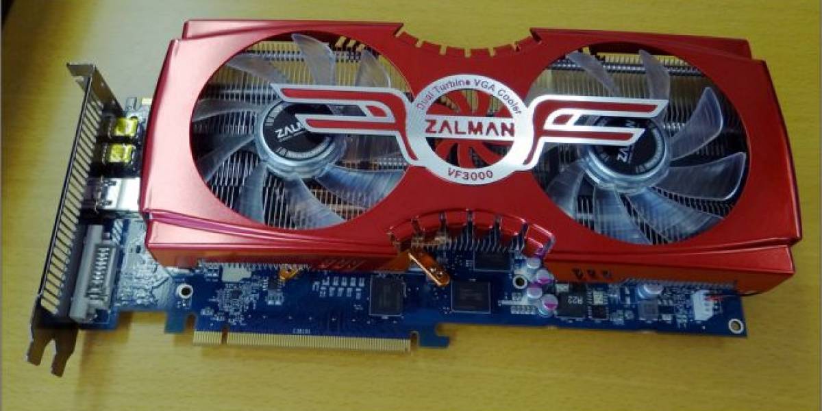 Zalman Radeon HD 7950 VF3000 posa para la cámara