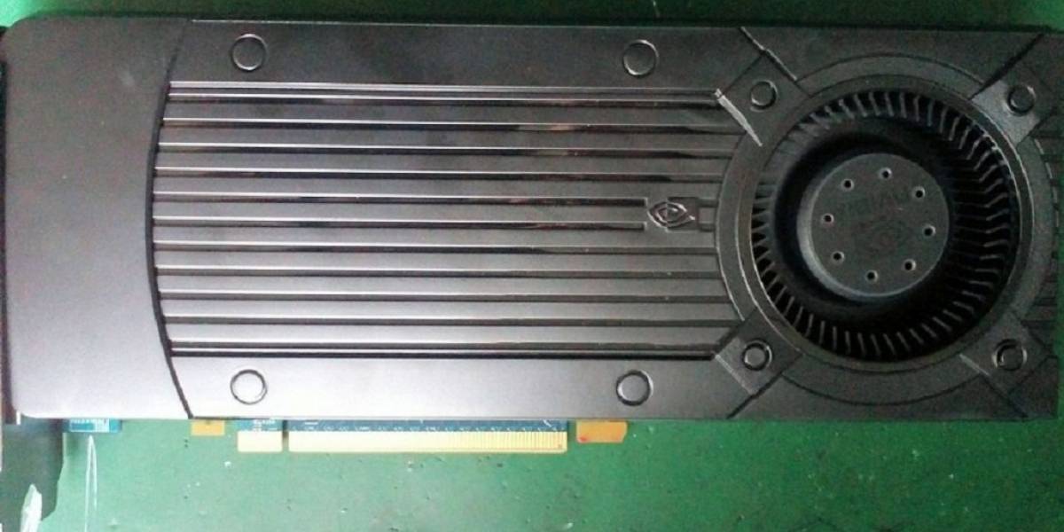 Tarjetas gráficas GeForce GTX 970 posan para la cámara