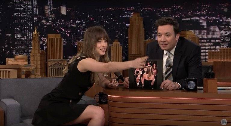 Dakota y Jimmy Fallon