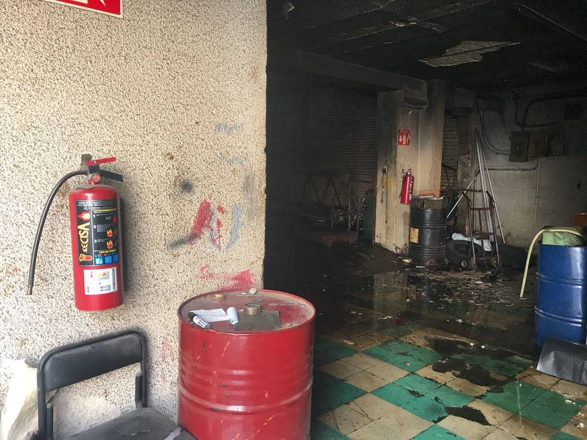Se incendia bodega de hule espuma en el centro de Tlaquepaque