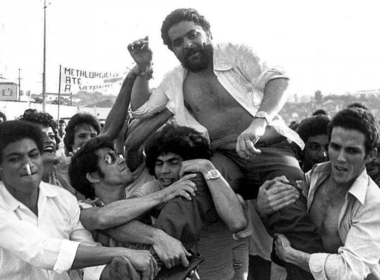 99853086lula1979-baac1b430243d48c9ab87d74a30f370c.jpg