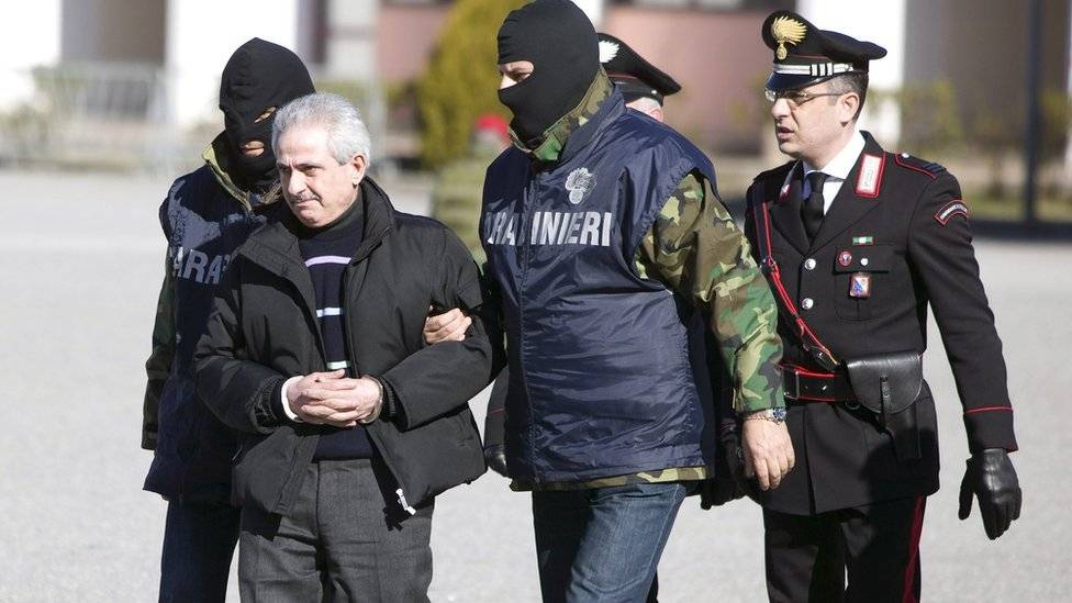 99752500italyzmafiafeb08condelloafp-1f55c711f653c3d6f17233664d246954.jpg