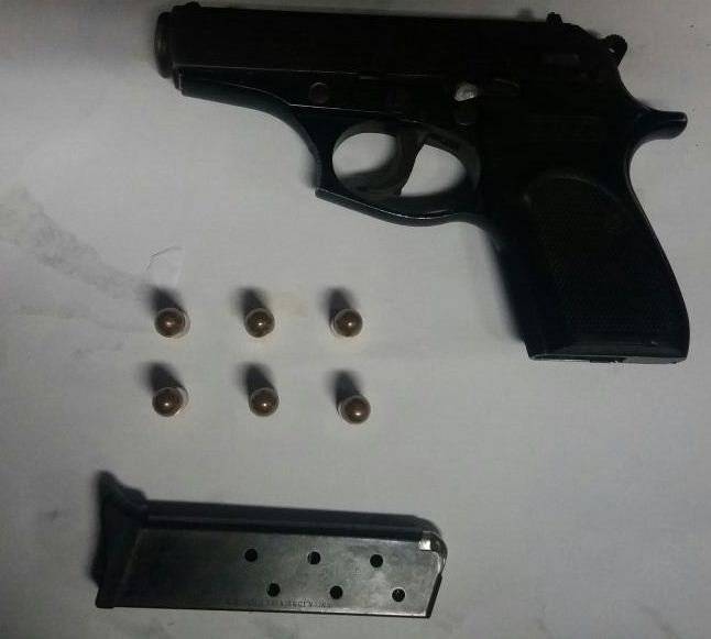 Arma de fuego menor 17 años