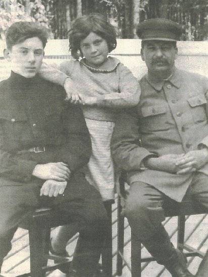 99671376svetlanavasilistalin1-0fa6b8435b711fe00c8c0f36c7ba4b43.jpg