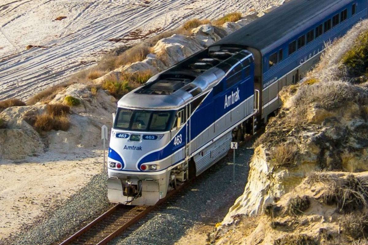 Choque de trenes en Estados Unidos deja al menos dos muertos Metro