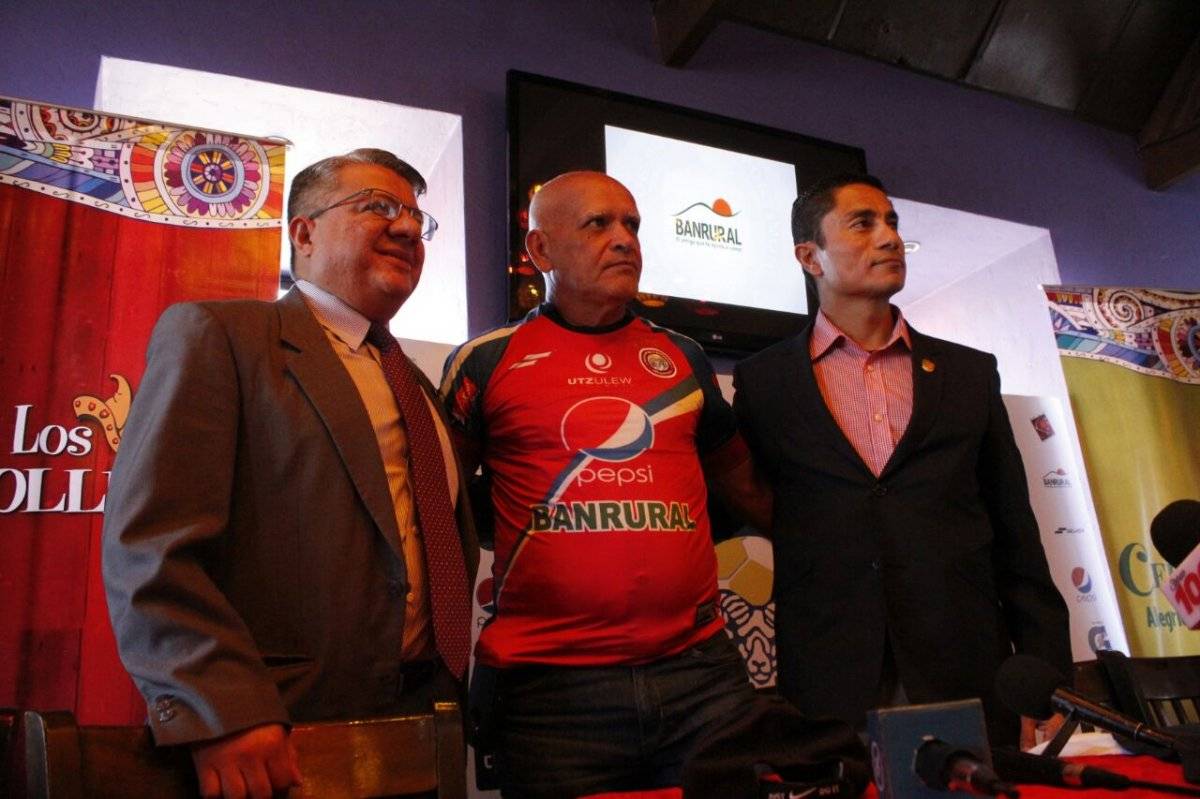 El técnico nacional llega en lugar de Ronald Gómez.