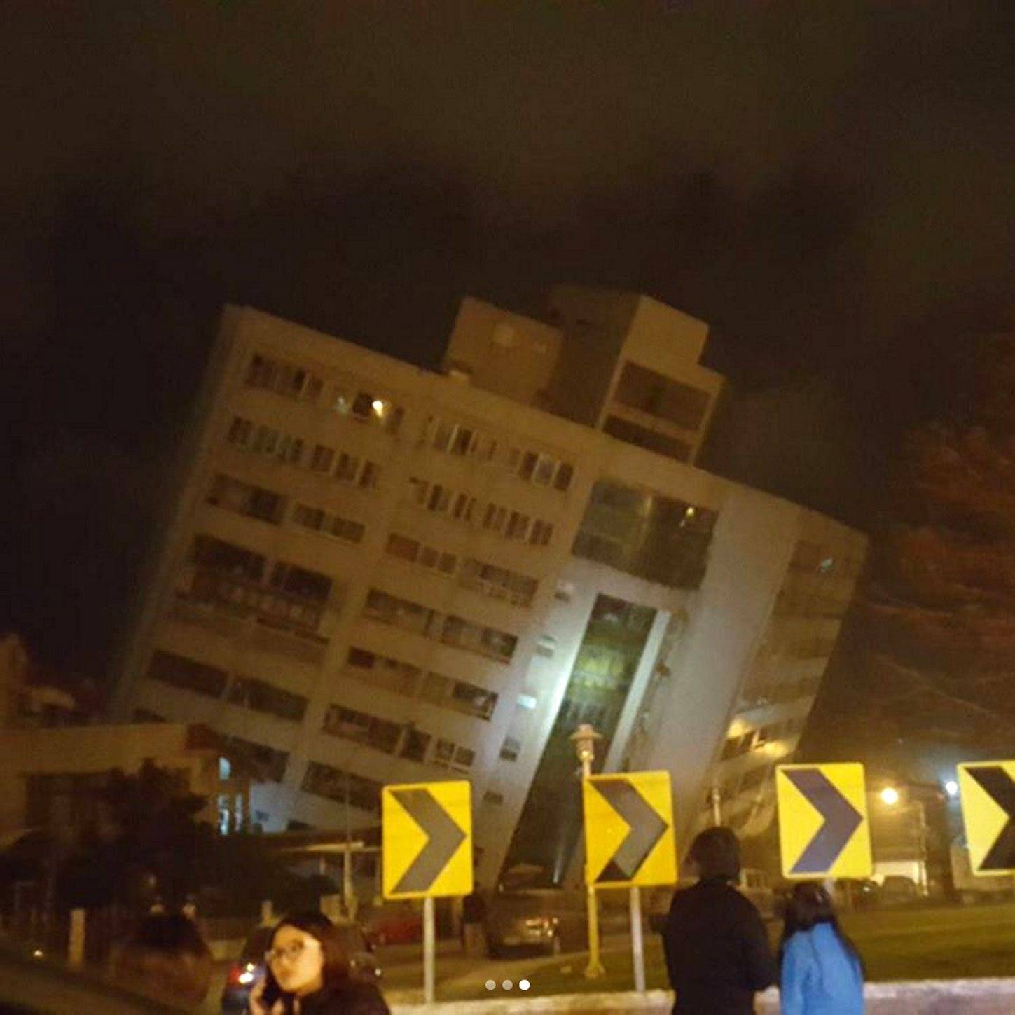 Un edificio colapsado en Hualien Foto: Kulas