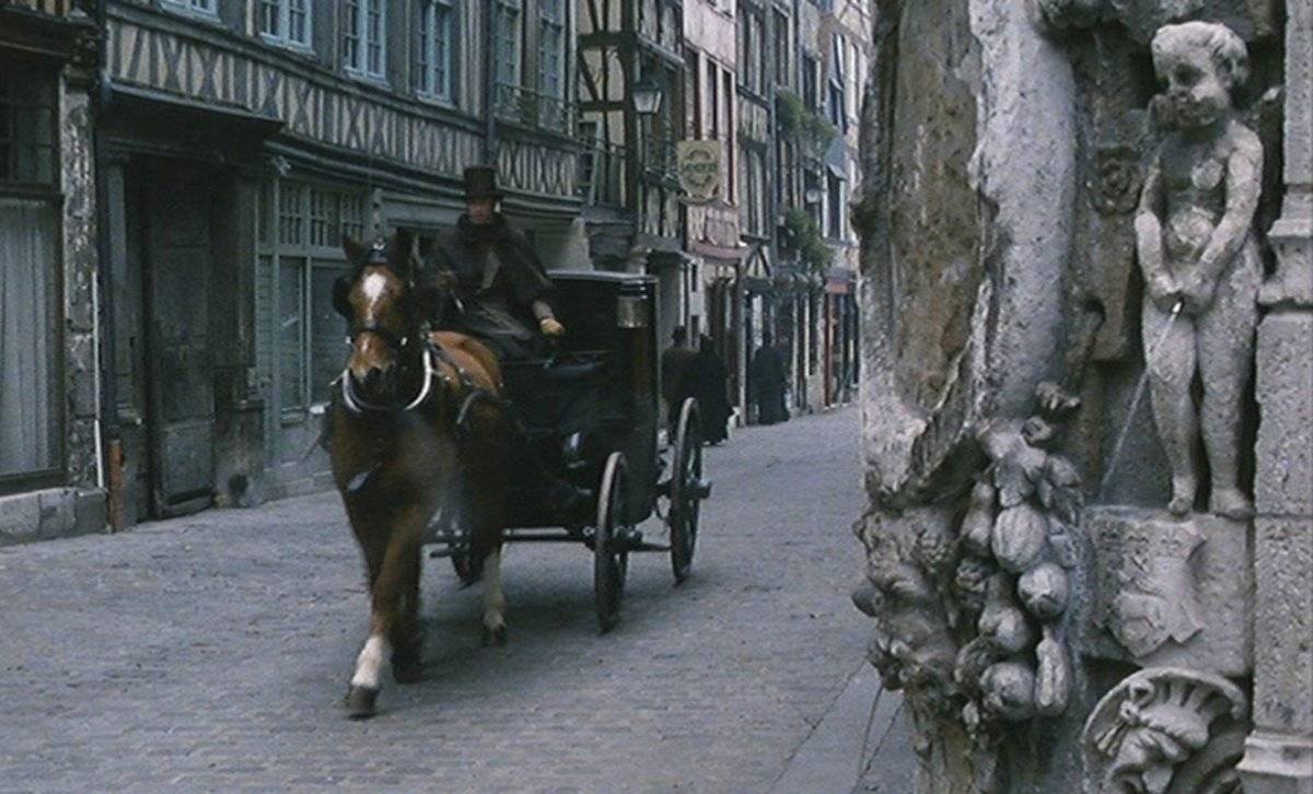 Comienza de la escena del fiacre, en la película de 2014 dirigida por Sophie Barthes