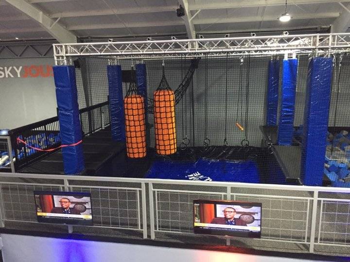 Sky Zone abre sus puertas con canchas de trampolines y actividades para