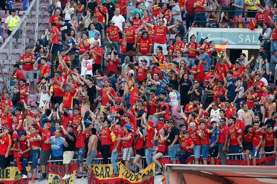 Unión Española también tuvo una importante cantidad de público en el Estadio Nacional el domingo / Foto: Photosport