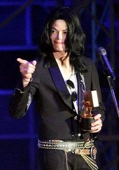 04michaeljackson081407246x350.jpg