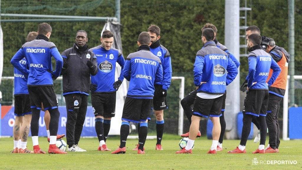 Seedorf ya trabaja con el Depor y ya prepara su partido de debut.