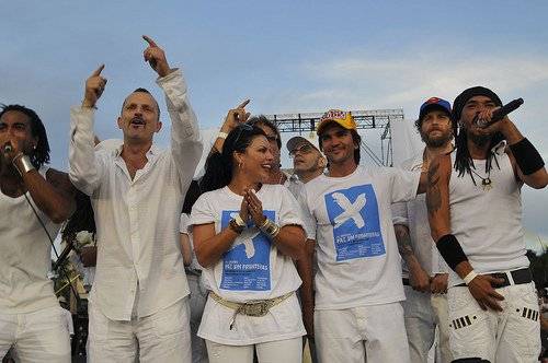 pazsinfronterassonadoconciertojuanes.jpg