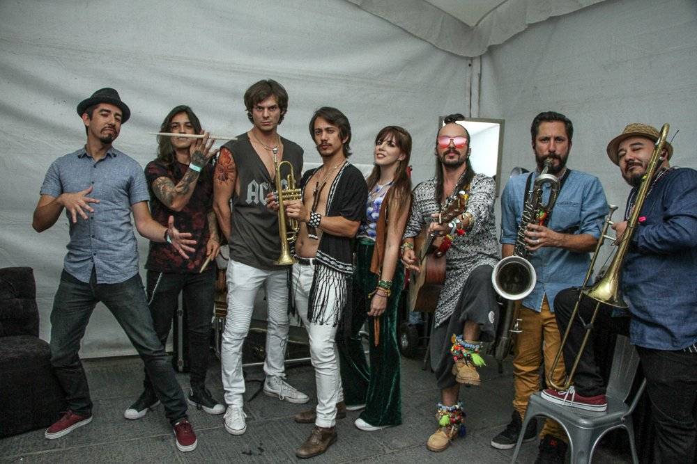 Gira por Argentina y Costa Rica.
