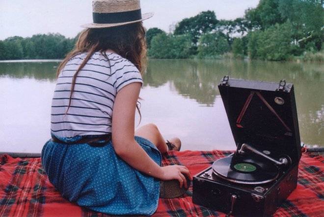 coolgirlhipsterindiefavim.jpg