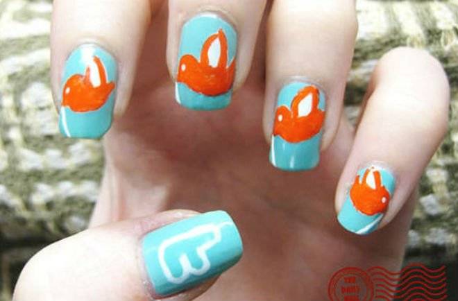 geekstyletwitterbluenailart600x3301.jpg