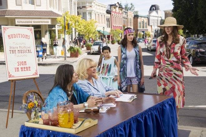 gilmoregirls101sum01919r660x650.jpg