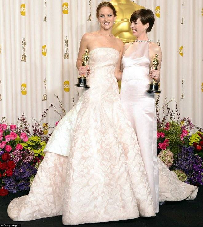 jenniferlawrenceandanahataway.jpg