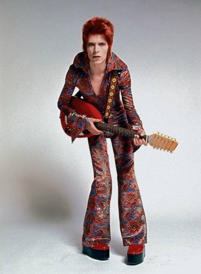 ziggystardustguitardavidbowie.jpg