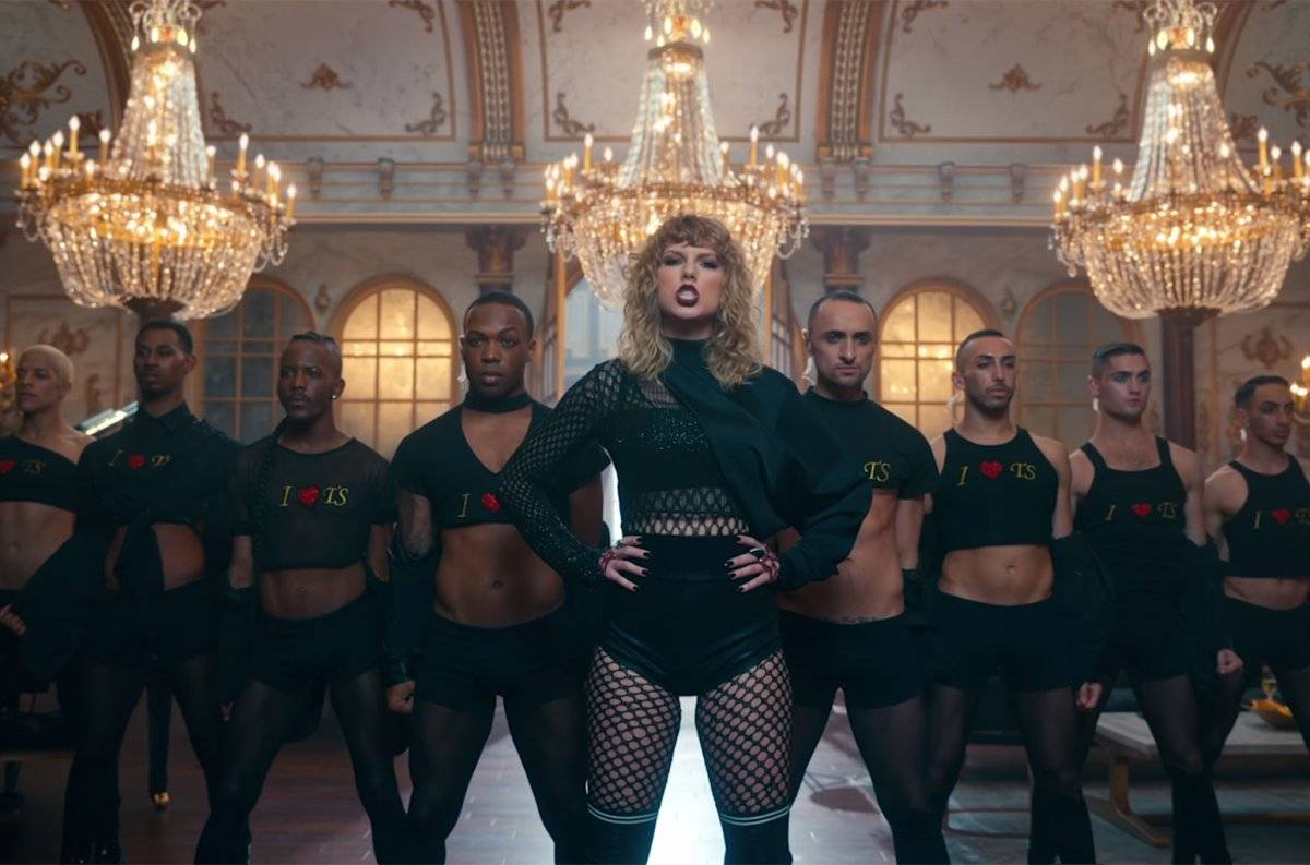 06taylorswiftlookwhatyoumademedoscreenshot2017billboard1548.jpg