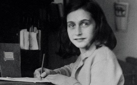 46261fullimagefotoannefrank2.jpg