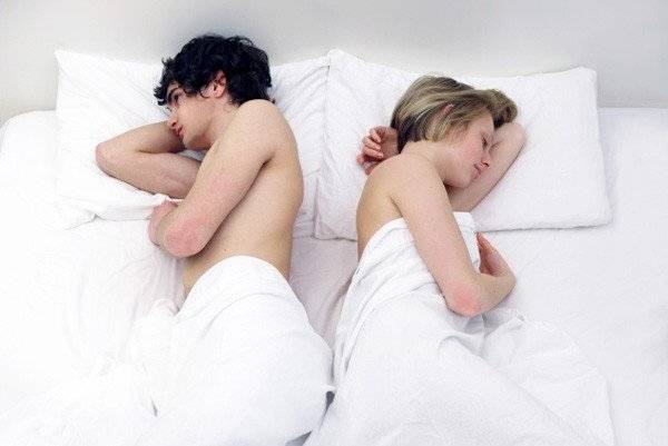 600x400couplebedfight660x650.jpg