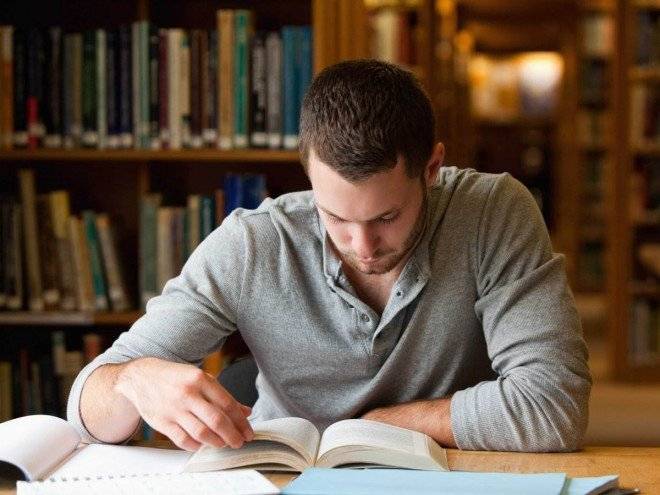63596439357087947873817115manstudyingatthelibrary660x650.jpg