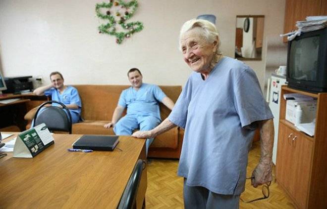 89yearoldsurgeonallailyinichnalevushkina6.jpg