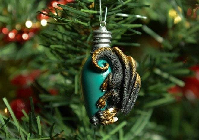 aeliapetrodragonbaubles13660x650.jpg